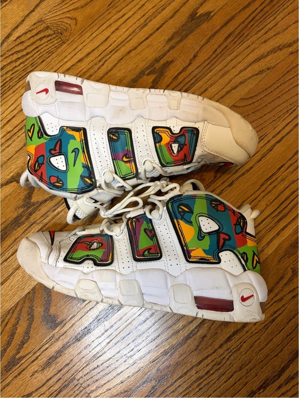 Nike Air More Uptempo, Peace, Love, Basketball Shows. Youth size 7